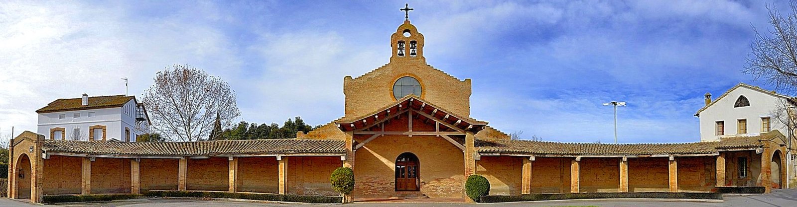 Iglesia_Sagrado_Corazón_de_Raimat_(Lleida)